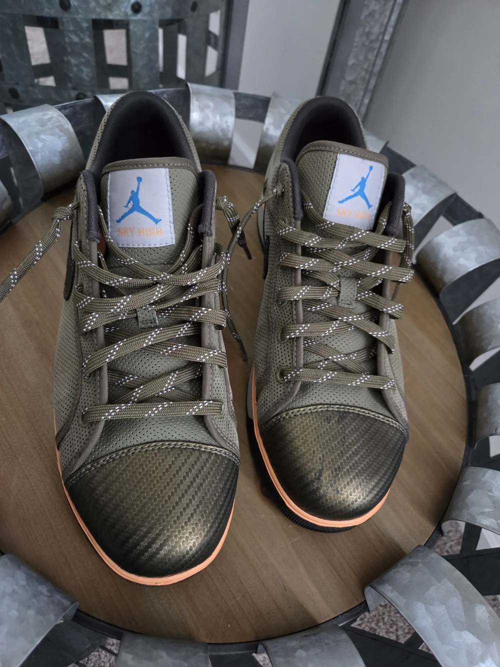 Jordan low top